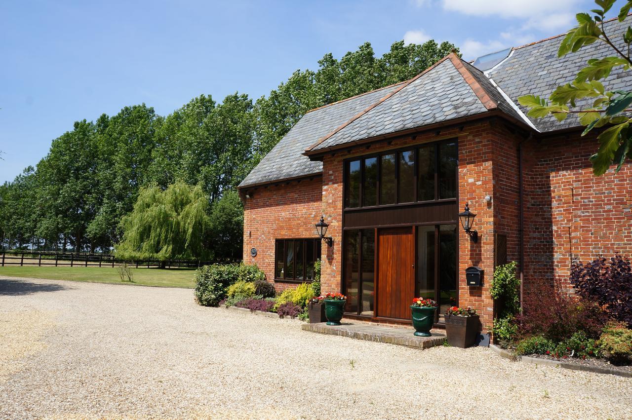 The Olde Barn Bed and Breakfast Lymington Esterno foto