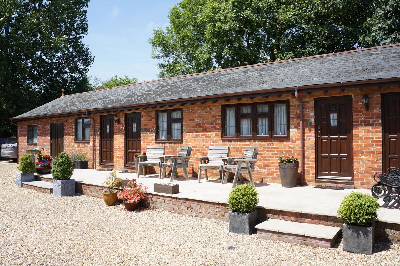 The Olde Barn Bed and Breakfast Lymington Esterno foto